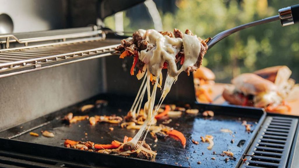 Por qué asar en una barbacoa de gas es mejor que hacerlo con carbón - Uppers