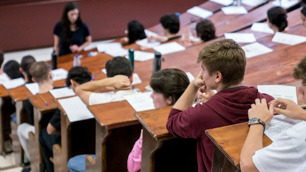 Polémica en el examen de Matemáticas de la EvAU de Madrid por un problema imposible de solucionar