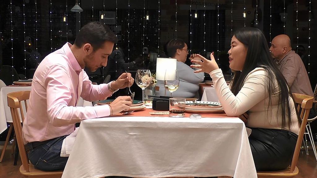 Victoria, la china ‘facha’ de ‘First Dates’: “Yo de China, los rasgos solo”