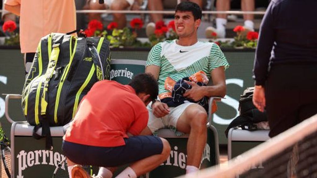 Carlos Alcaraz, lesionado, dice adiós a Roland Garros: Novak Djokovic, a la final