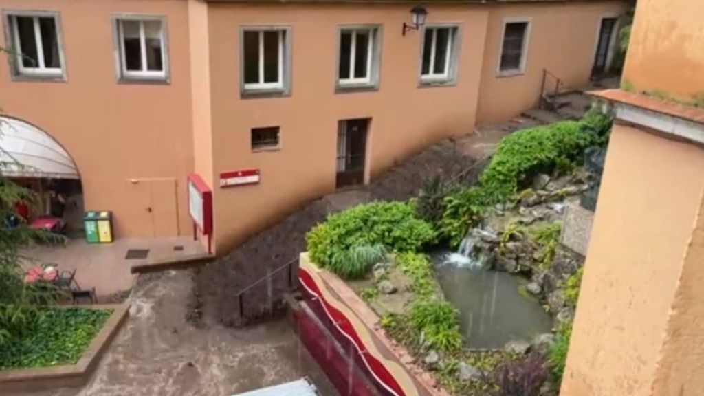 Evacúan un hotel tras un desprendimiento provocado por una tormenta en la Abadía de Montserrat