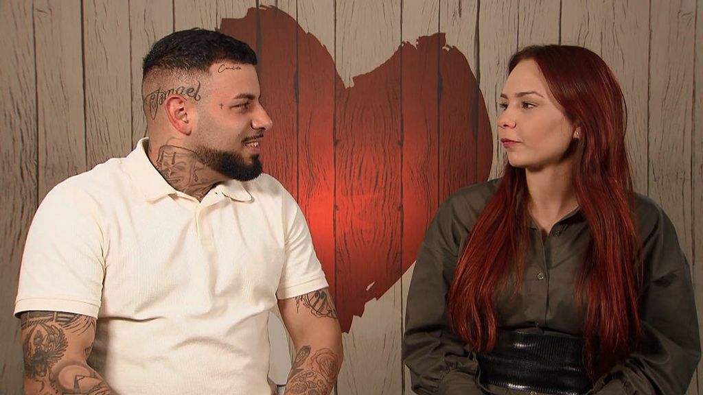 Ismael y Aylin durante su cita en 'First Dates'