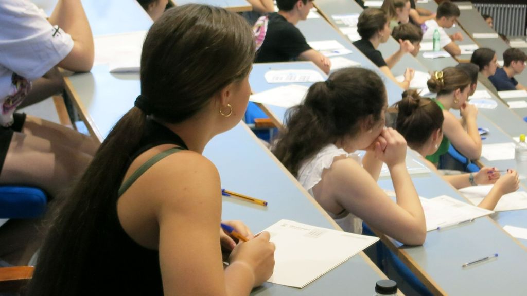 Los profesores de matemáticas zanjan la polémica del examen de la EvAU en Madrid: "Se puede resolver"