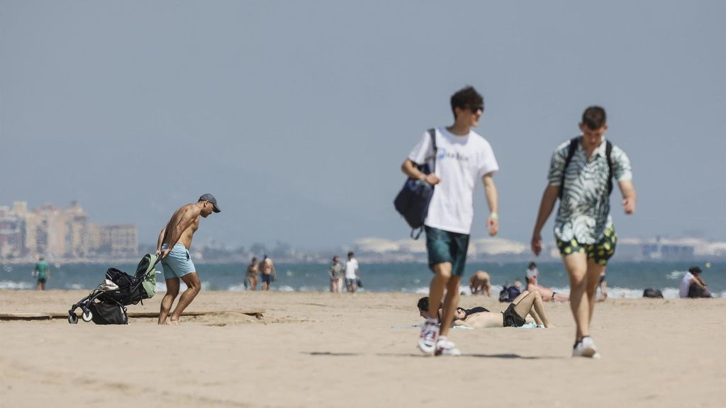 València vive su primera noche tropical del año y espera un fin de semana caluroso con máximas por encima de los 30º