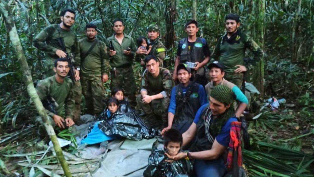 Las Fuerzas Militares de Colombia han encontrado con vida a los tres niños y al bebé que desaparecieron en la selva el pasado 1 de mayo