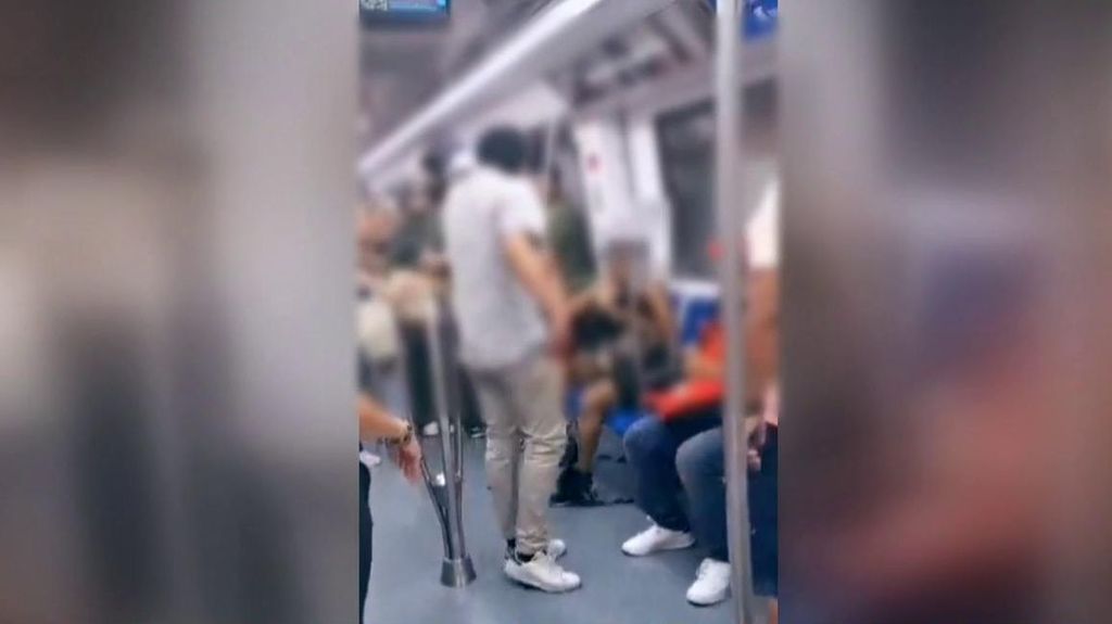 Brutal agresión a una mujer trans en el metro de Barcelona: “Es un ataque de una violencia extrema”