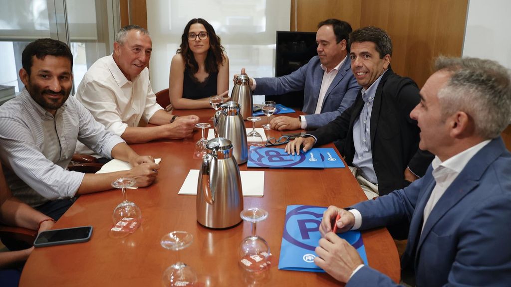 Reunión PP Compromís