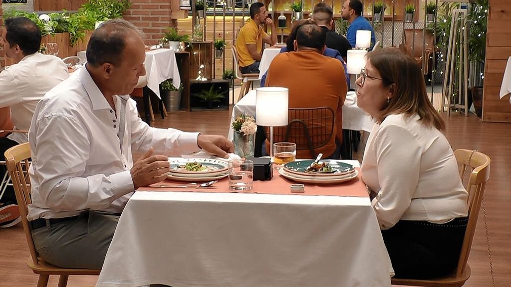 Trini y Antonio durante su cita en 'First Dates'