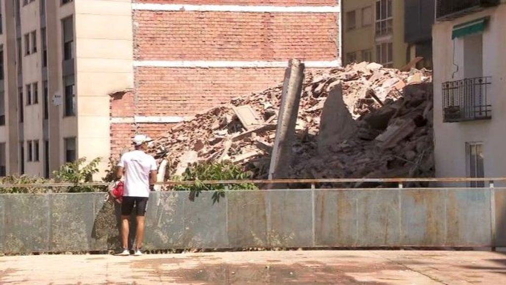 Protestas de los desalojados del edificio de Teruel frente al ayuntamiento