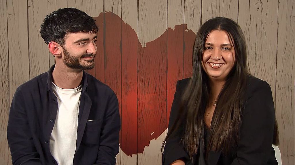 Paula y Edward durante su cita en 'First Dates'