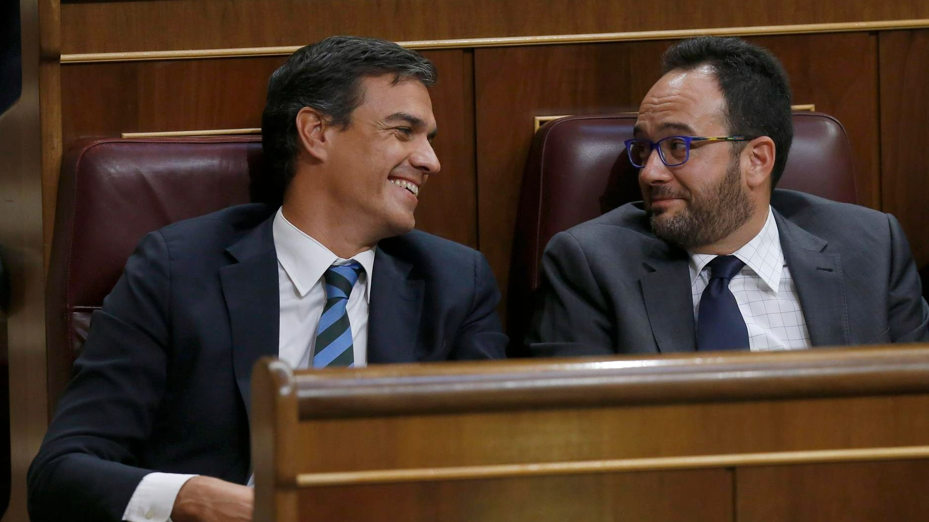 Antonio Hernando junto a Pedro Sánchez en 2016