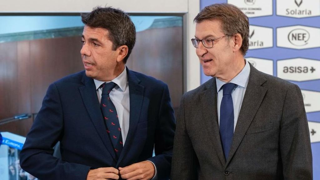 El presidente del PP, Alberto Núñez Feijóo, junto a su candidato por Valencia Carlos Mazón