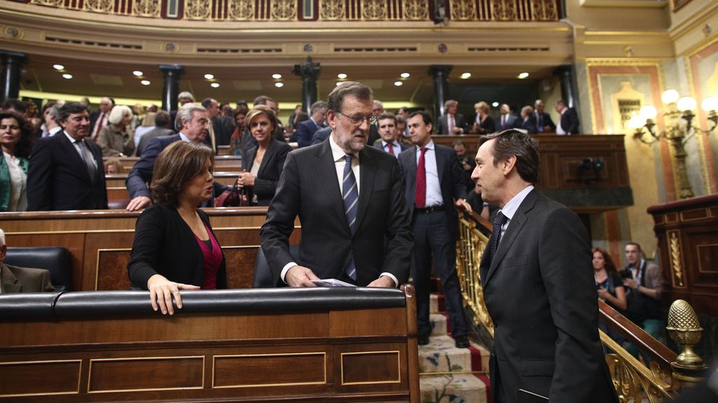 Rafa Hernando junto a Mariano Rajoy y Soraya Sáenz de Santamaría en 2016
