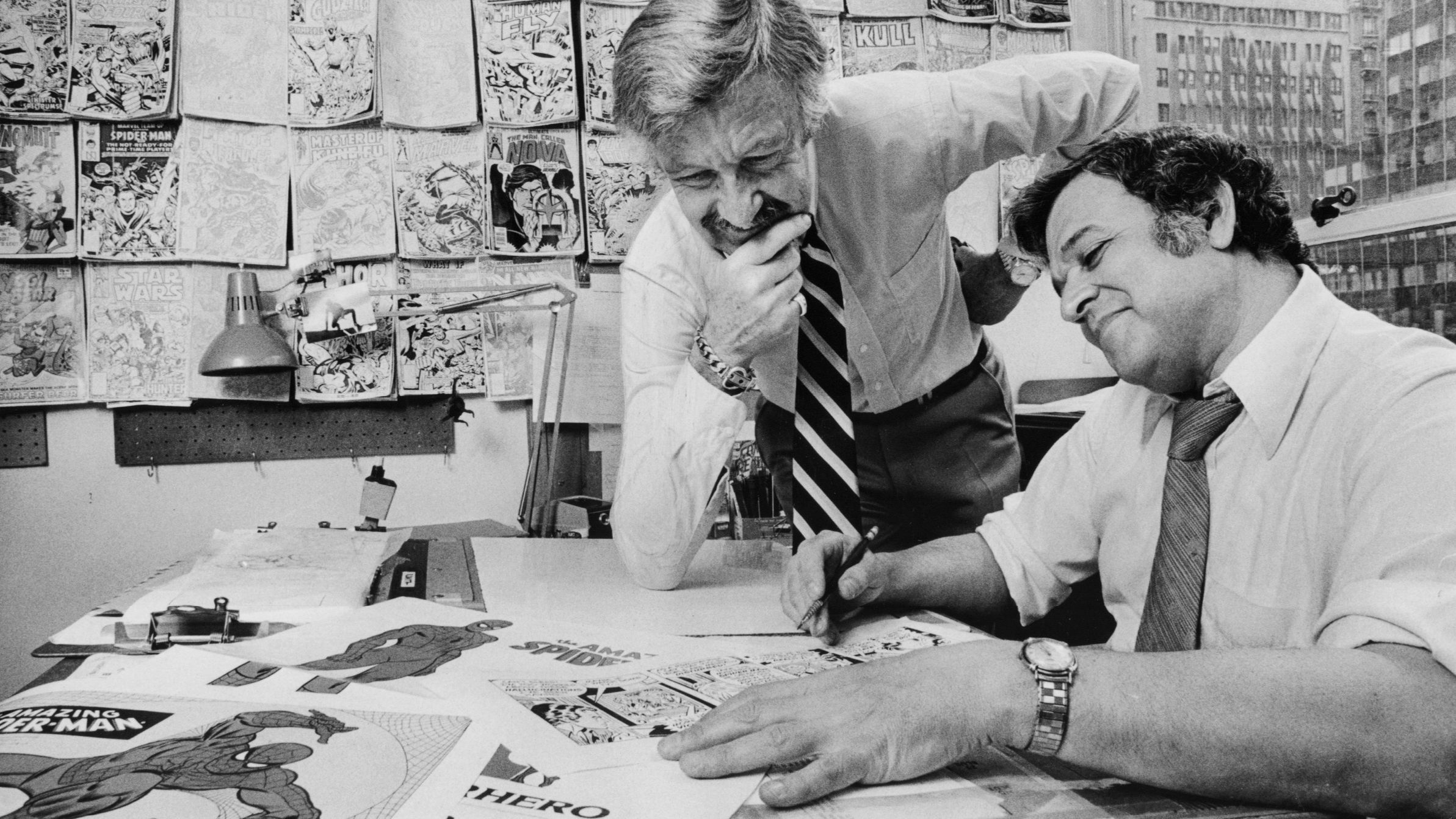 Stan Lee y John Romita Sr. en los años 70