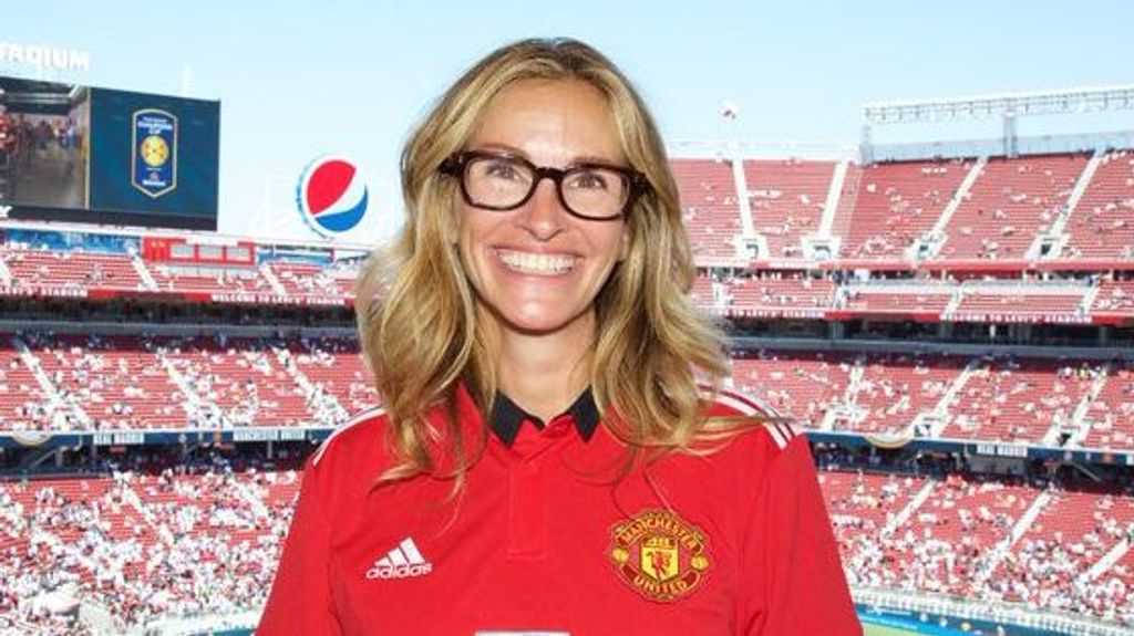 Julia Roberts en el campo del Manchester United