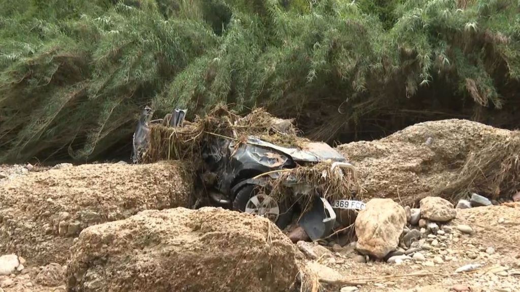 Operativo en Ullastrell tras localizar a un hombre muerto en su coche: buscan a la mujer que le acompañaba