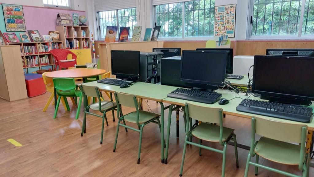 Biblioteca del CEIP de Pousada de Carcacía.