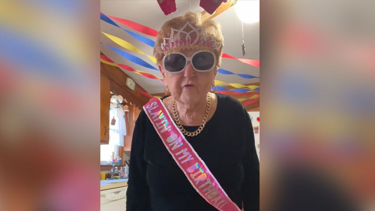 Grandma Droniak, la tiktokera norteamericana que triunfa con sus mensajes a sus 93 años