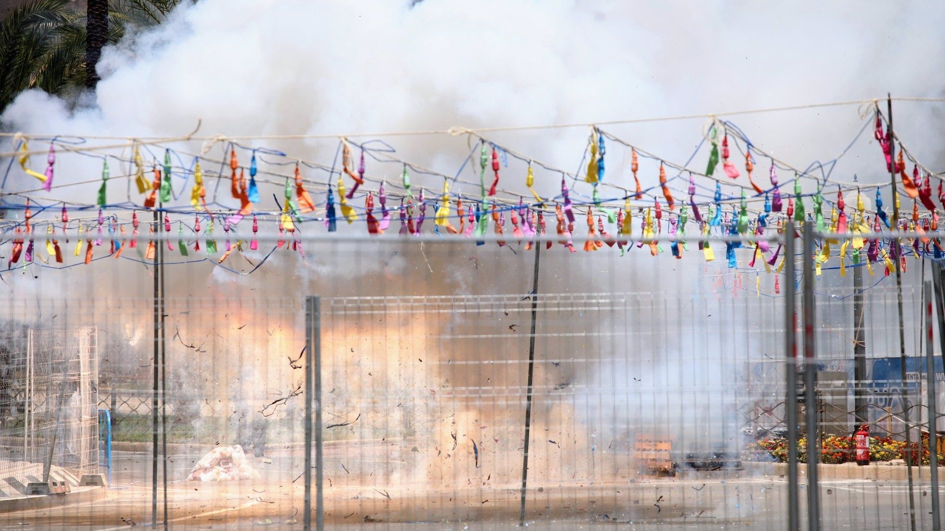 La atronadora 'mascletà' de Fuegos Artificiales del Mediterráneo queda descalificada por seis segundos