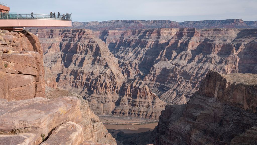 Muere un hombre tras precipitarse desde el Skywalk del Gran Cañón en Arizona, a 1.200 metros de altura