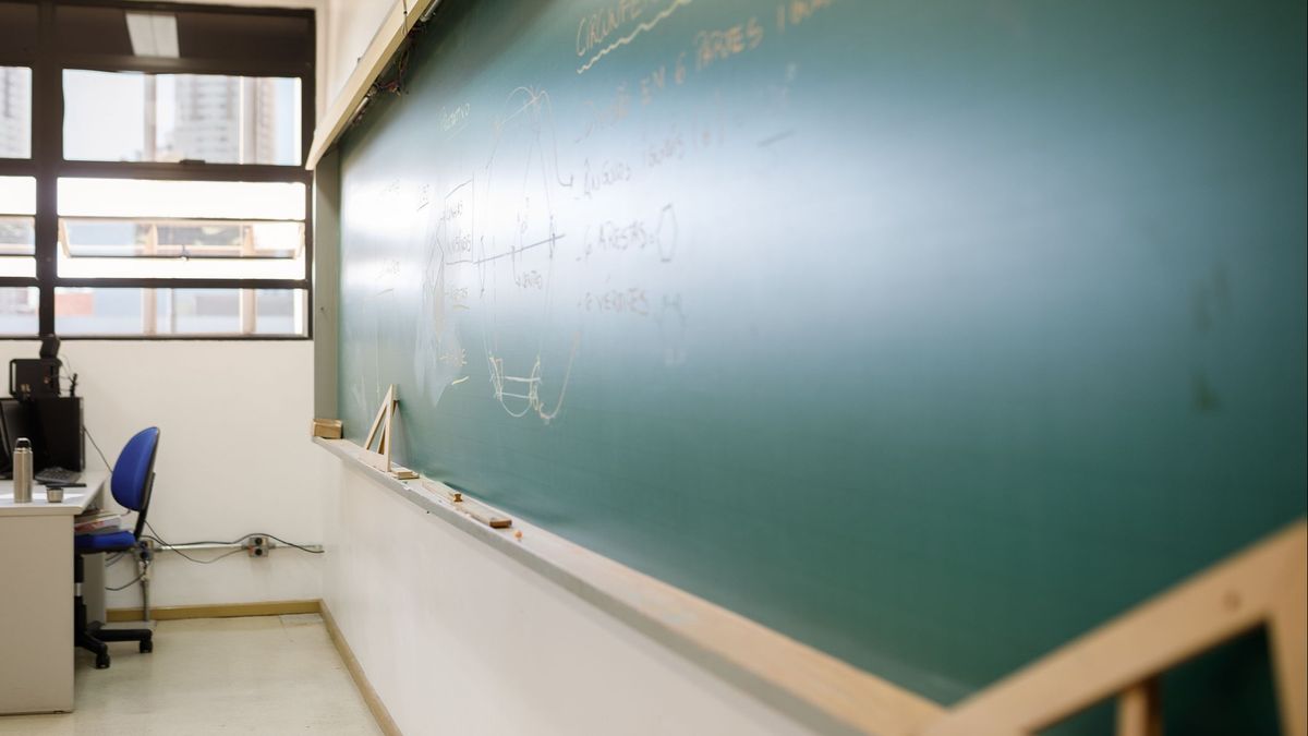 Un niño pierde la vista de un ojo en un colegio de Galicia: un compañero lanzó una escuadra que se le clavó