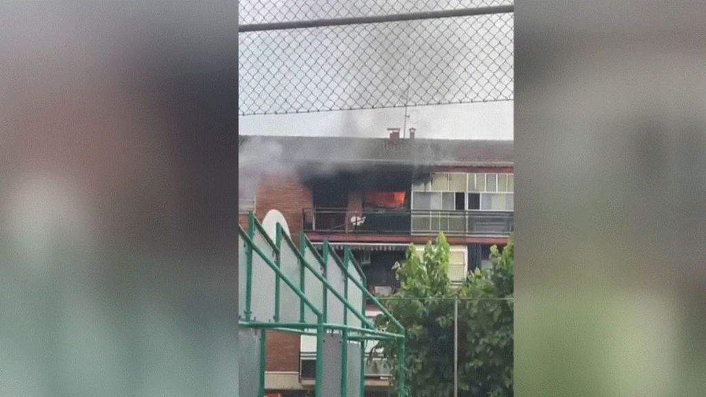 Una mujer muere al tirarse por la ventana para huir de un incendio en Lleida