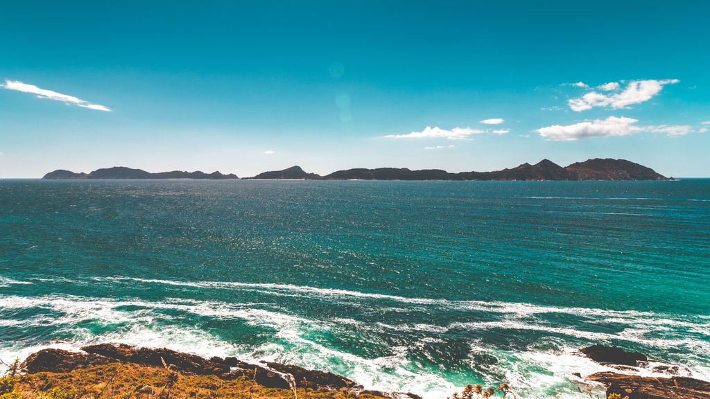 Islas Cíes desde la costa gallega de Vigo.