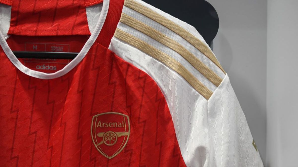 La nueva camiseta del Arsenal: de enamorar a primera vista a tener que retirarla del mercado por “un error”
