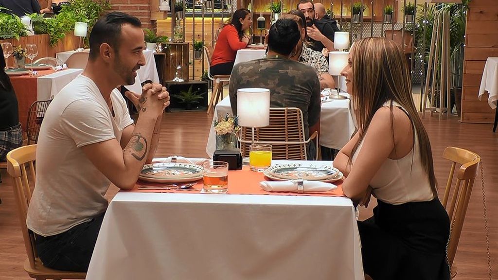 Ángel y Jesica durante su cita en 'First Dates'