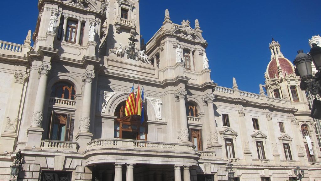 El Ayuntamiento de Valencia volverá a lucir la bandera LGTBI por el Día del Orgullo