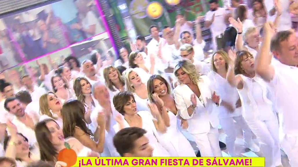 'Sálvame' se convierte en una gran fiesta al inicio de su último programa