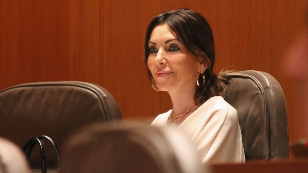 Marta Fernández, diputada de electa de Vox, presidirá las Cortes de Aragón tras cerrar un acuerdo con el PP