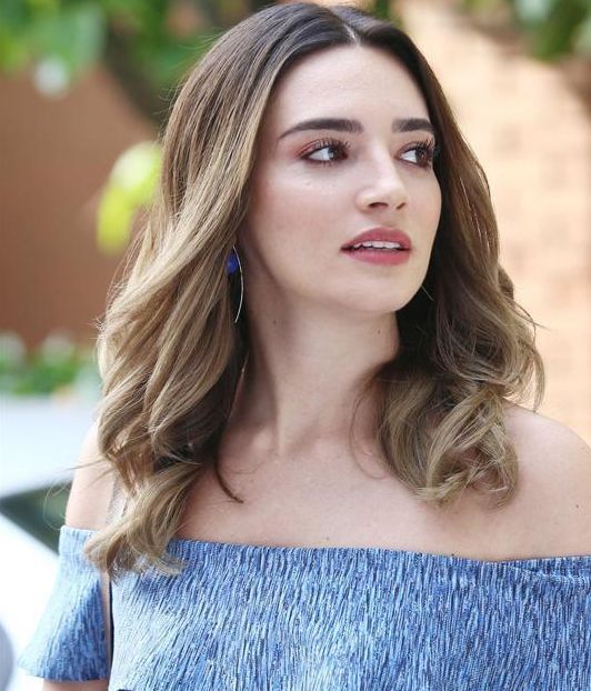Zehra Yılmaz es Tuğçe Işık