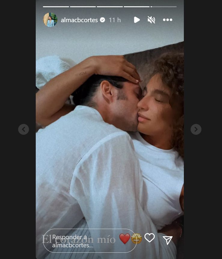 Alma Cortés Bollo y su novio