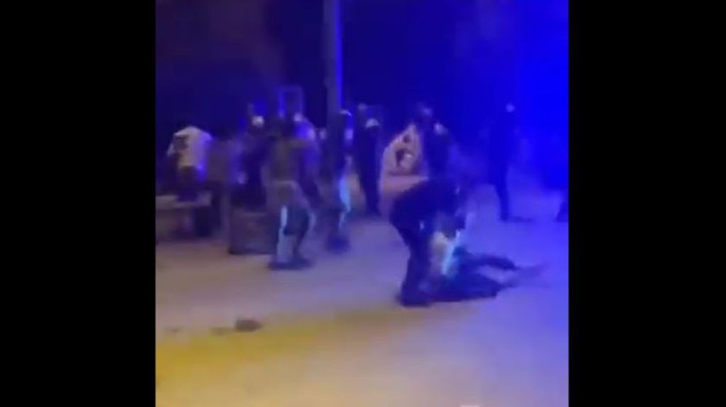 Cinco mossos, heridos en una pelea en Badalona: los implicados intentaban rematar a un joven en el suelo