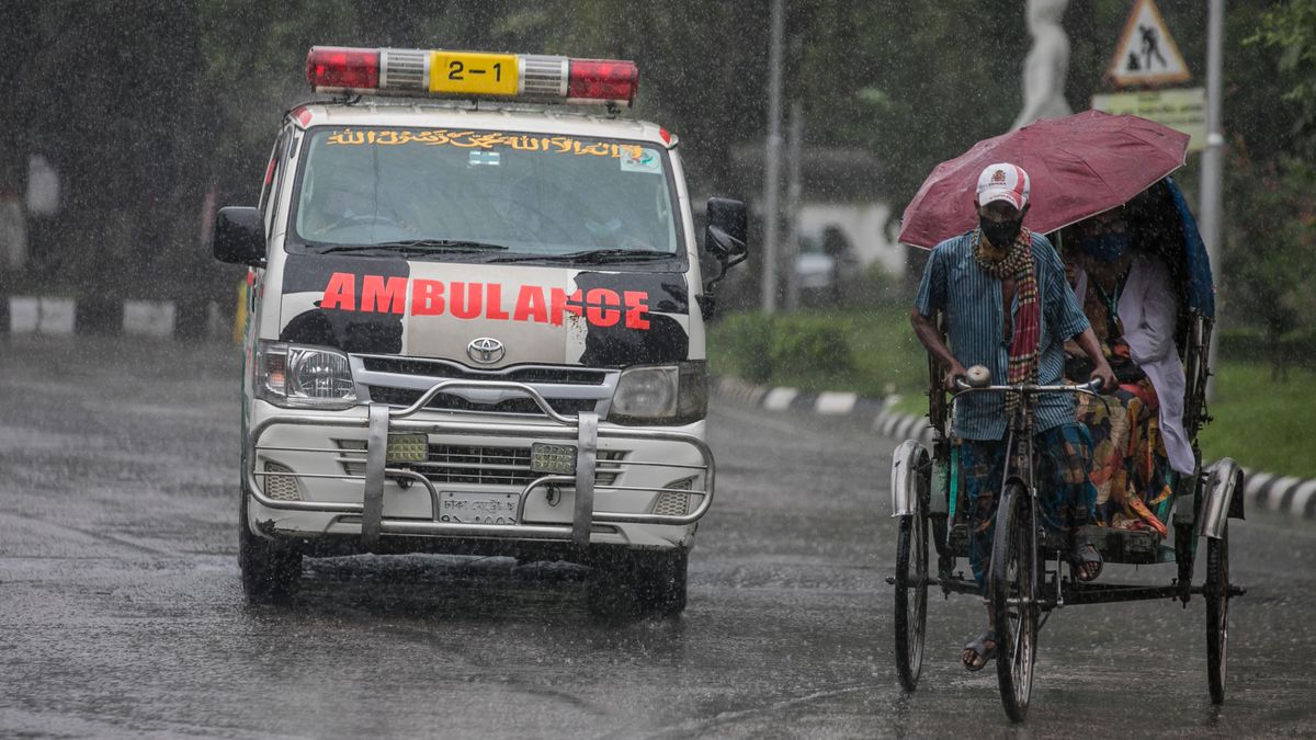 Una ambulancia en Bangladesh