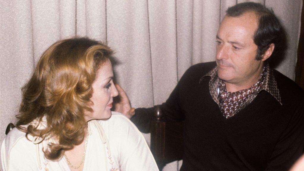Carmen Sevilla con su segundo marido, Vicente Patuel, en 1980