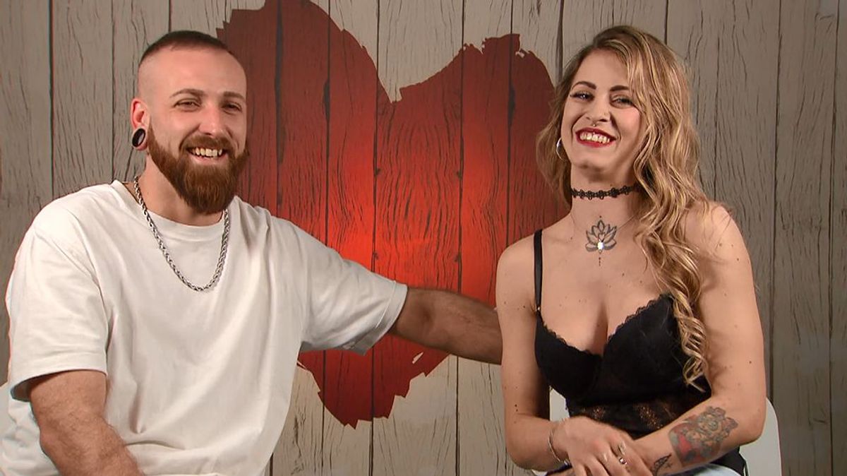 Cristina flipa al saber que su cita pincha techno en ‘First Dates’: “A mí me tocan las palmas y me lo taconeo”
