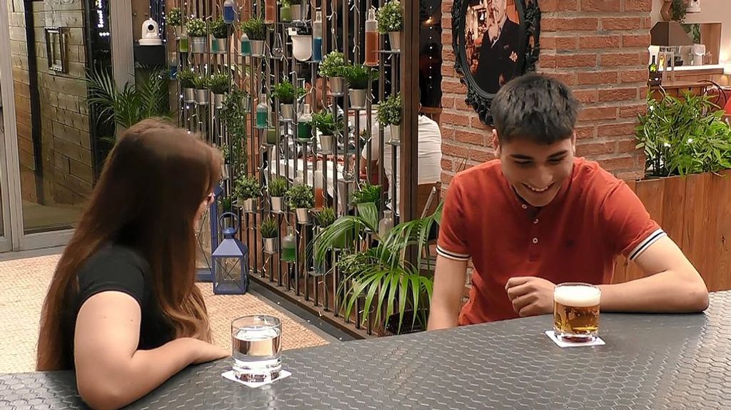 Ángela y Matías durante su cita en 'First Dates'