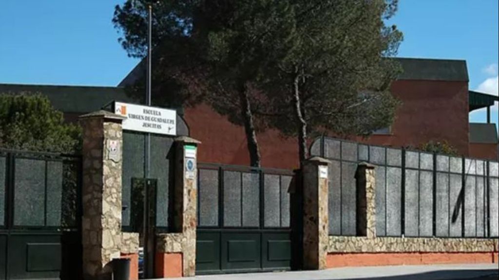 Tres menores detenidos por un presunto delito de agresión sexual en la Escuela Virgen de Guadalupe de Badajoz