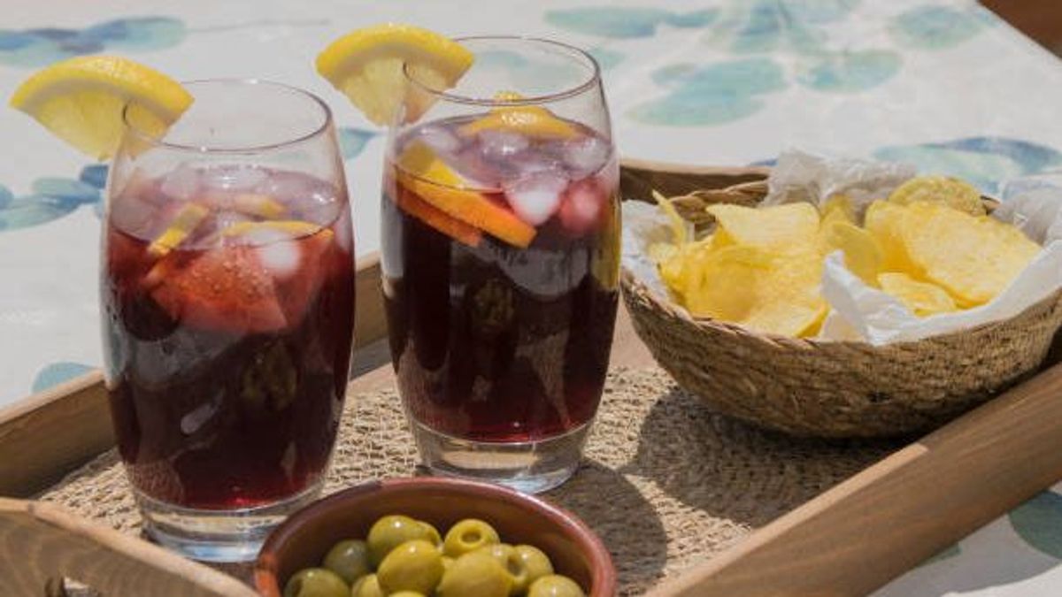 El tinto de verano y la sangría son dos de las bebidas alcohólicas más populares en época estival