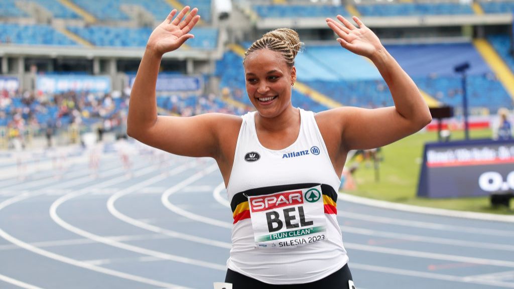 Jolien Boumkwo, campeona de lanzamiento de peso belga, salva a su país en los 100 metros valla