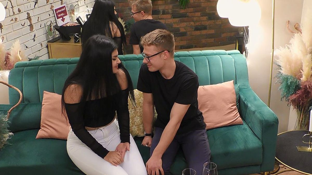 Dimas se lanza en el reservado de ‘First Dates’: “Hay que aprovechar la vida al máximo”