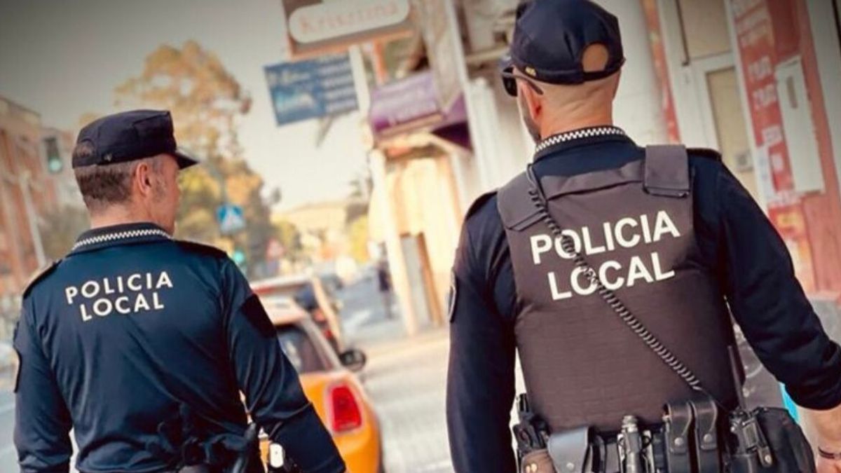 Dos agentes de la Policía Local de Elche, Alicante