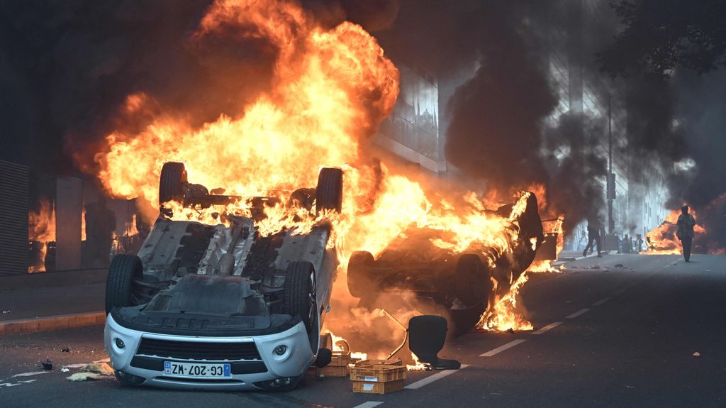 Tercera noche de disturbios en Francia con saqueos y decenas de detenidos