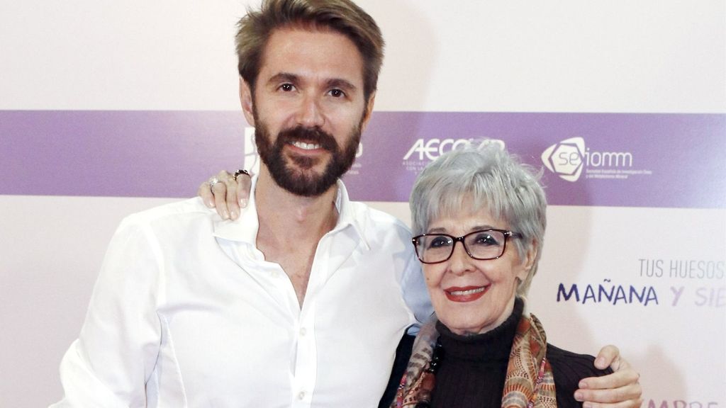 La artista con Manuel, su hijo mayor, durante un evento en 2017