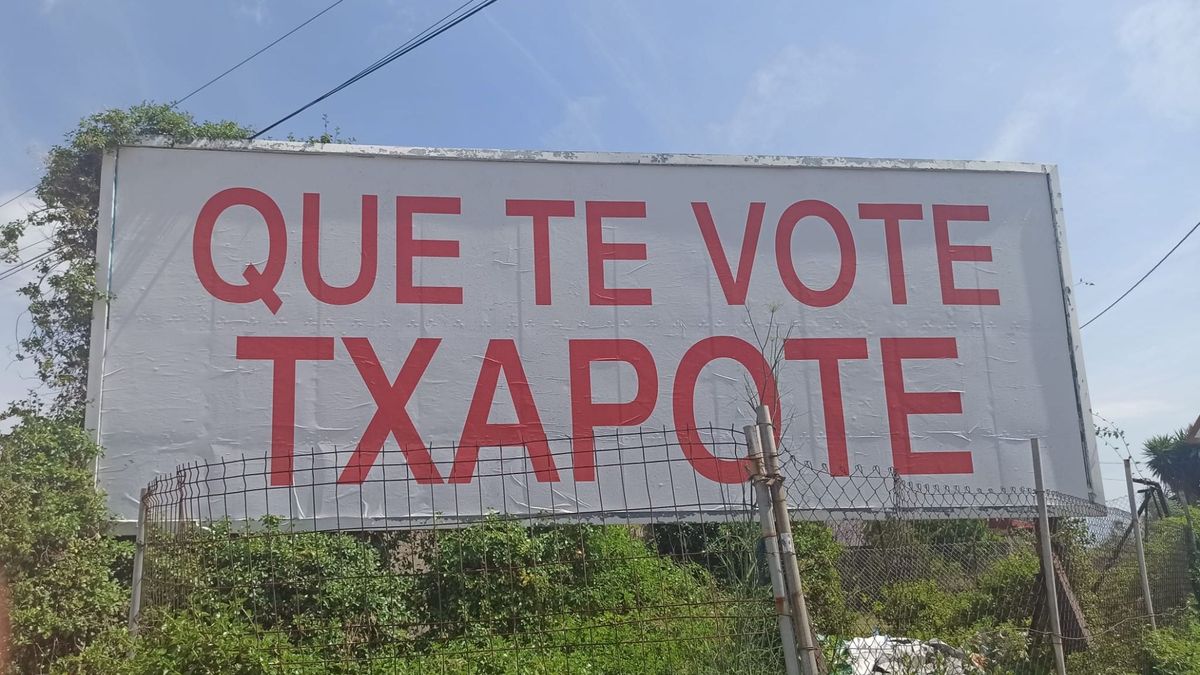 Las vallas con el lema 'Que te vote Txapote' continúan en Castellón pese a la orden de la Junta Electoral de retirarlas