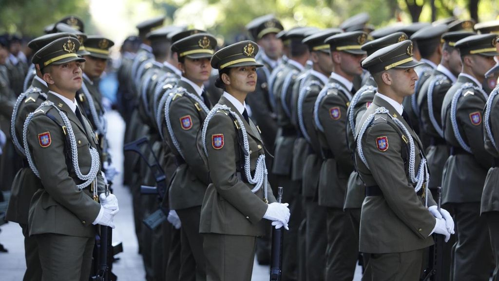 Desfile del Día de las Fuerzas Armadas presidido por los Reyes en Granada, a 3 de junio de 2023