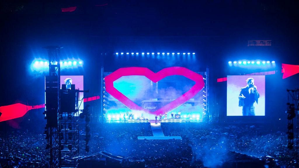 Concierto de Manuel Carrasco en el estadio de la Cartuja, en Sevilla.