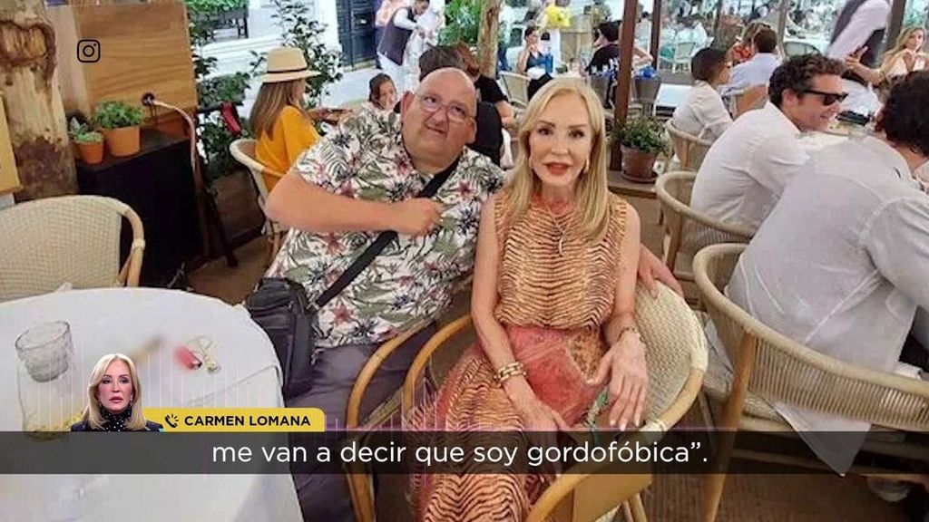 Carmen Lomana reacciona a su imagen con el Dandy de Barcelona